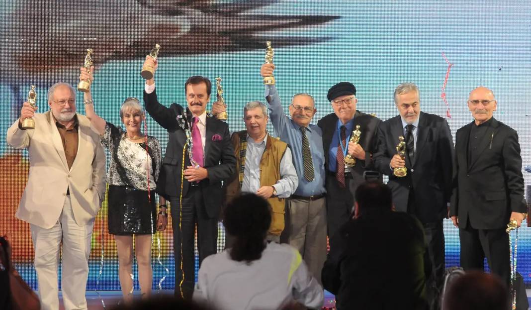 Oyuncu Dostlarından Engin Çağlar’a Duygusal Veda 13